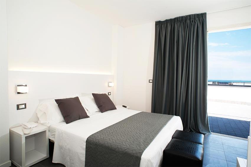 Hotel Niagara Cattolica Exterior photo